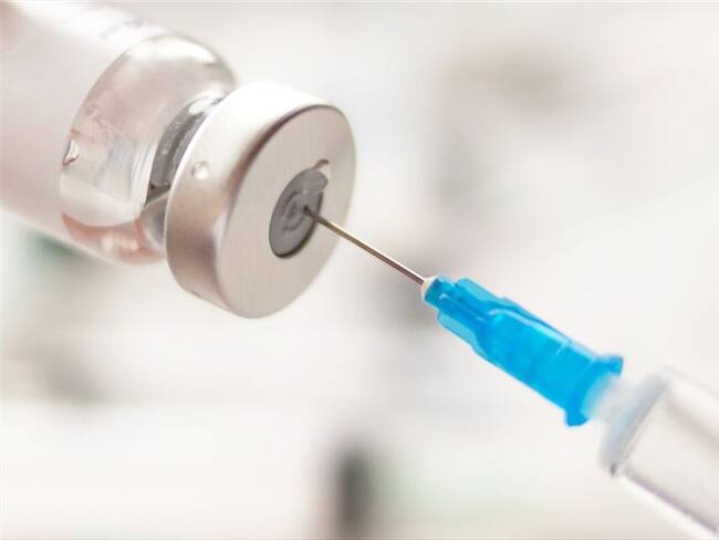 Con una media del 70%, actualmente esta vacuna es menos efectiva que la de Pfizer/BioNTech o Moderna. Foto: Getty Images