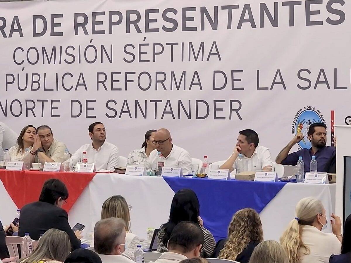 Continúan las críticas a la reforma a la salud por representantes de las EPS
