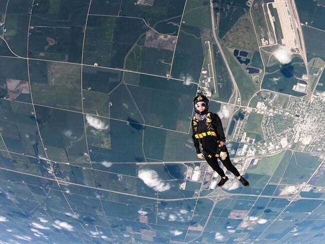 Ana Aponte, artista plástica y paracaidista, es #UnaMujerW