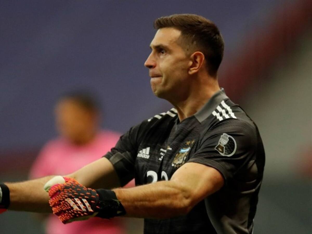 "Me da igual": Emiliano Martínez responde a las críticas por penales ante Colombia