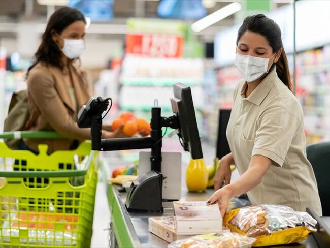 En estos supermercados puede canjear los bonos alimenticios de Integración Social. Foto: Getty Images