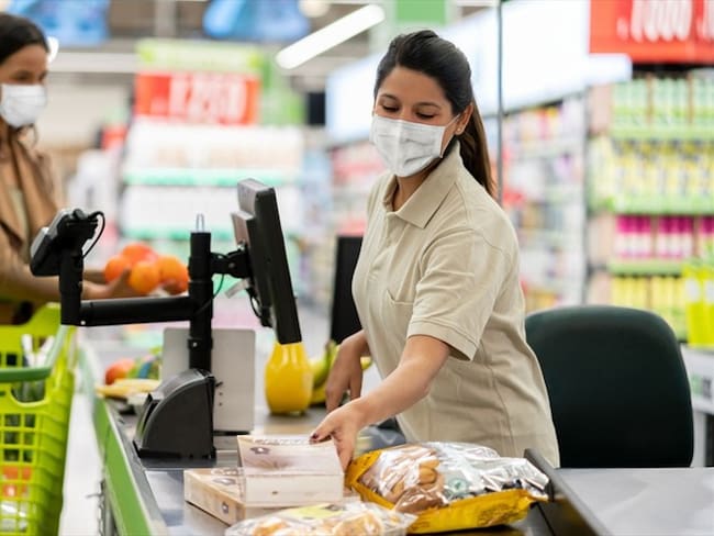En estos supermercados puede canjear los bonos alimenticios de Integración Social. Foto: Getty Images