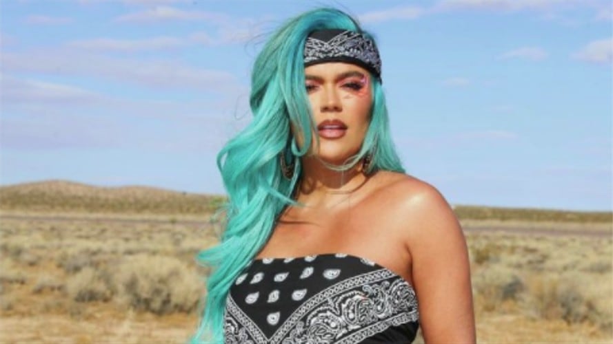 Karol G presumió el lujoso Ferrari que se compró. Foto: Instagram @karolg