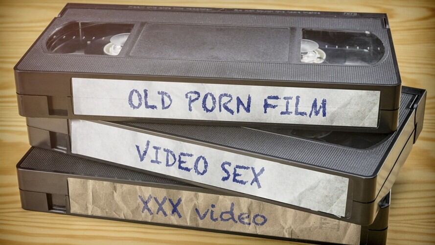 Los padres del hombre aprovecharon una mudanza para deshacerse de 12 cajas con películas, revistas y juguetes.. Foto: Getty Images