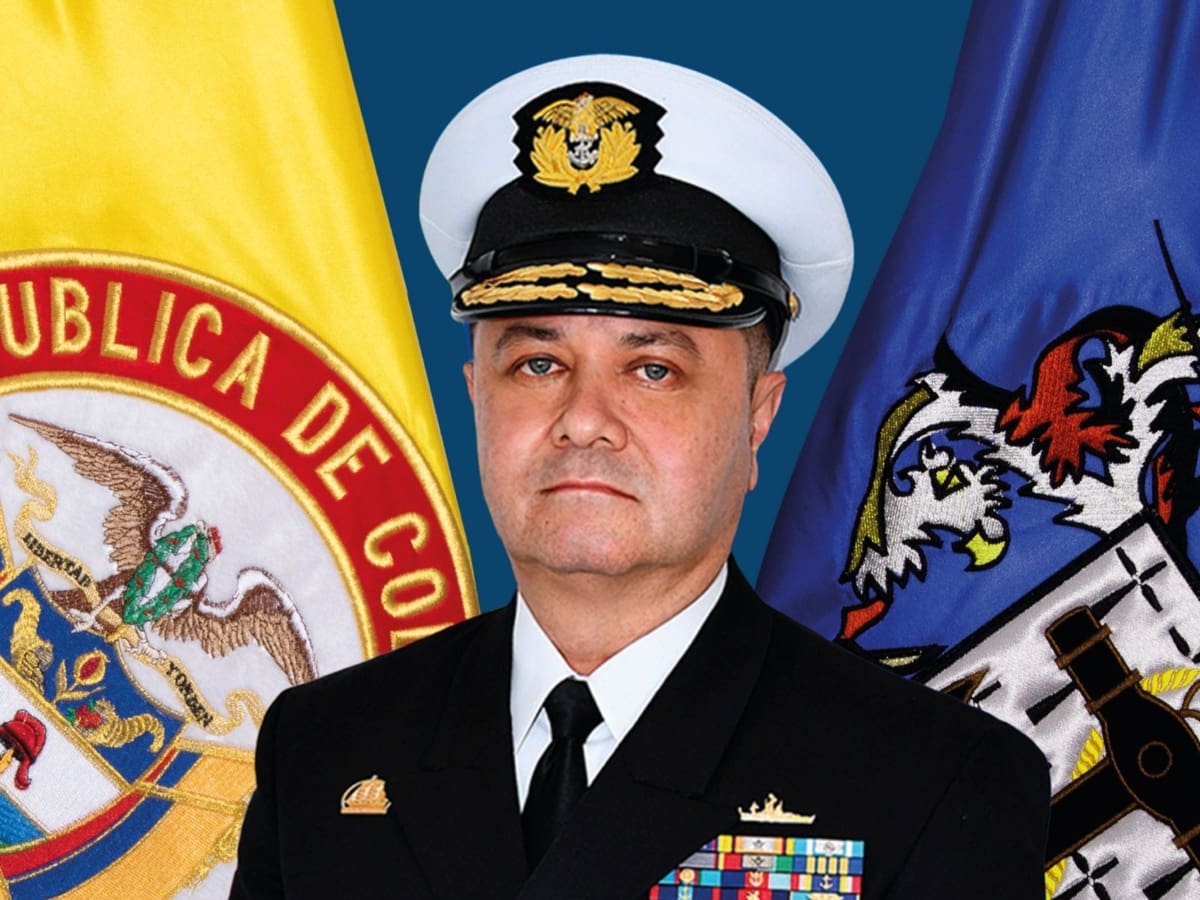 Almirante Norman Cabrera reemplazará al general Rodríguez tras su salida ordenada por el Gobierno