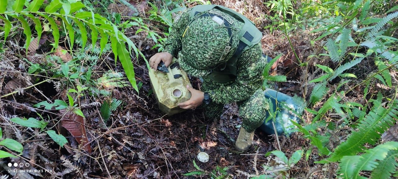 La Armada Nacional incautó 220 kilogramos de explosivos.