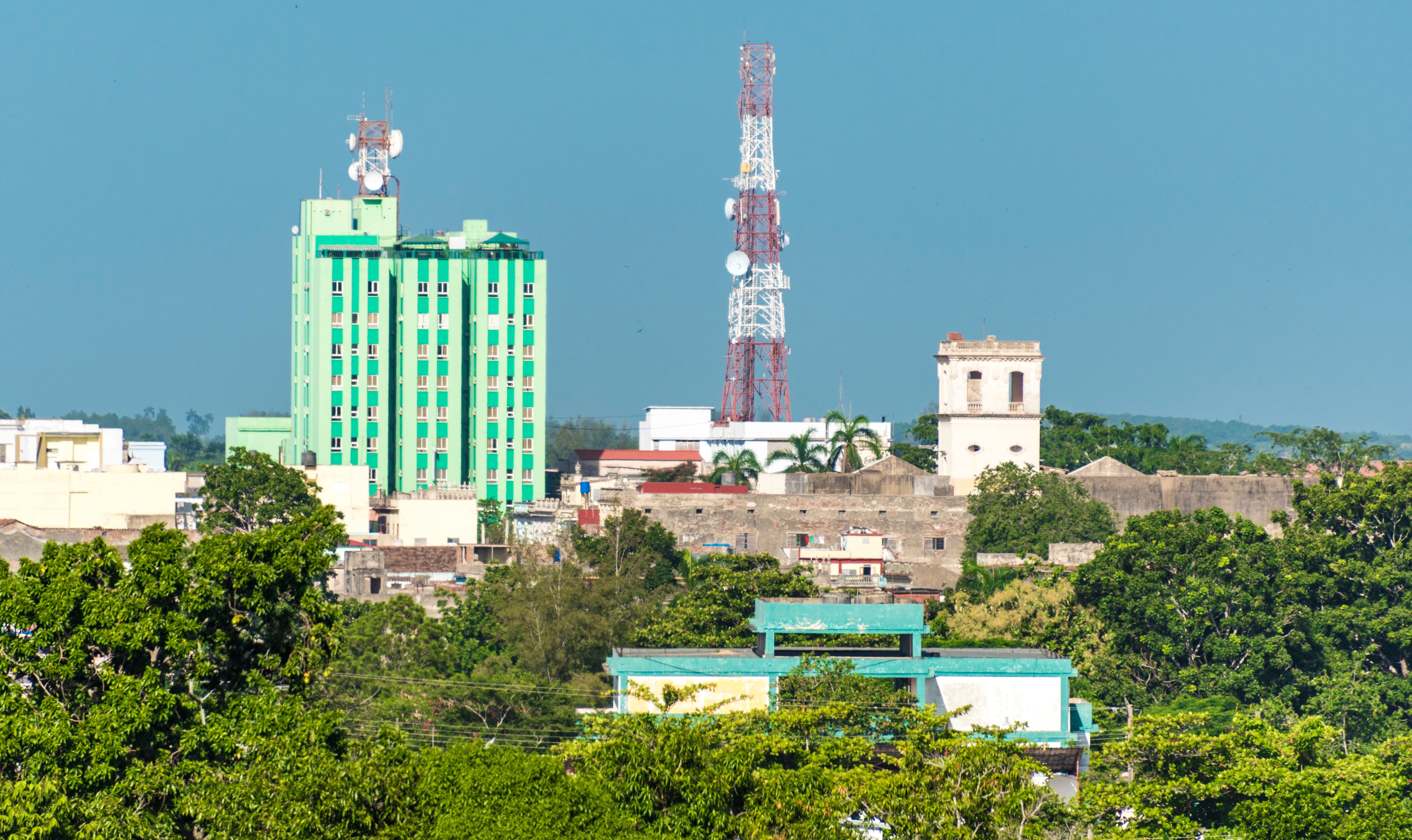 Torre de radio en Santa Clara, Cuba. foto Roberto Machado Noa/LightRocket via Getty Images