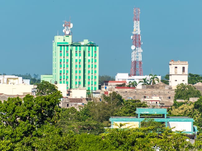 Torre de radio en Santa Clara, Cuba. foto Roberto Machado Noa/LightRocket via Getty Images