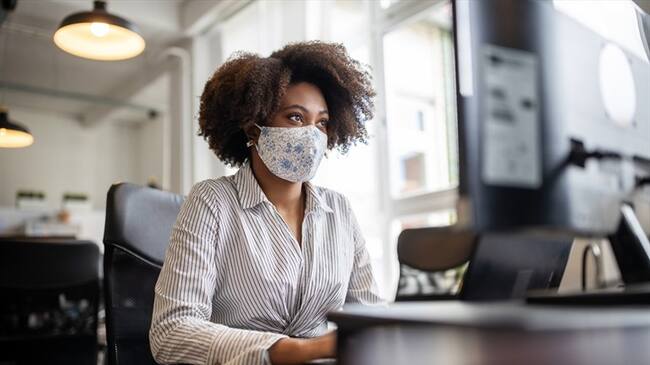 ¿Qué piensa del retorno al trabajo presencial?. Foto: Getty Images / Luis Alvarez