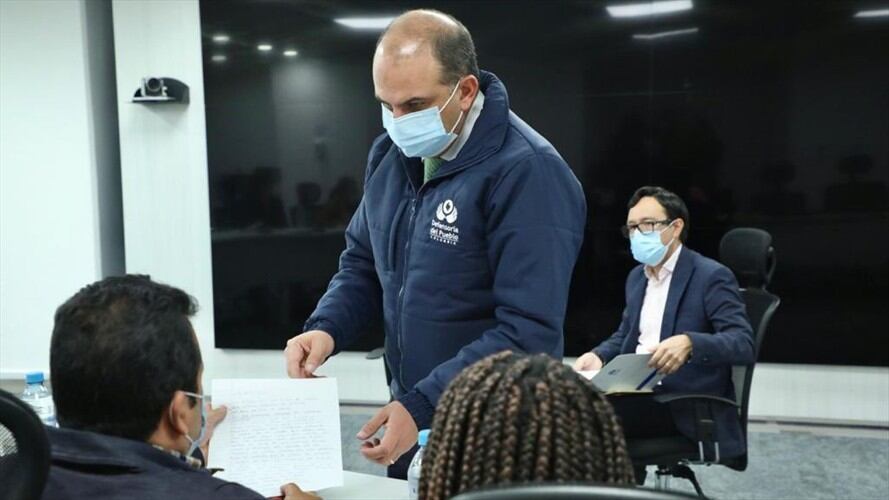 Familiares recibieron cartas enviadas por colombianos detenidos en Haití. Foto: Twitter Defensoría del Pueblo