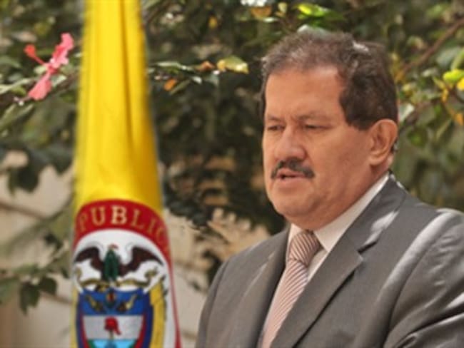 Procuraduría pide reabrir investigación contra el ex gobernador del Valle, Angelino Garzón