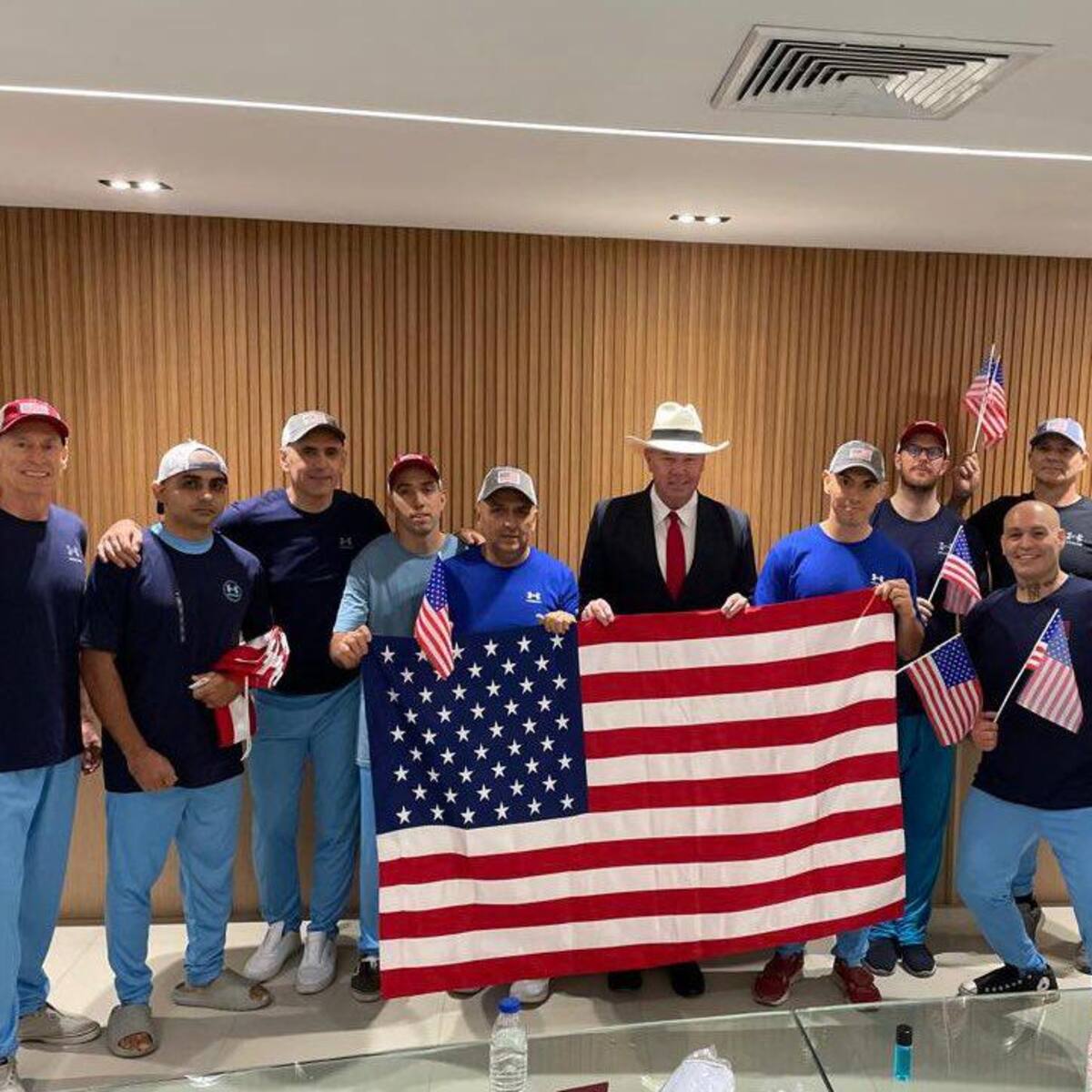 Canje entre EEUU y Venezuela para repatriar a migrantes venezolanos y presos estadounidenses