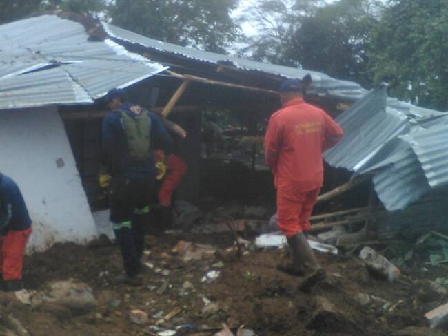 Unidades de Bomberos de Popayán y Santander de Quilichao se dirigen al sitio para apoyar las actividades de búsqueda y rescate. Foto: Bomberos
