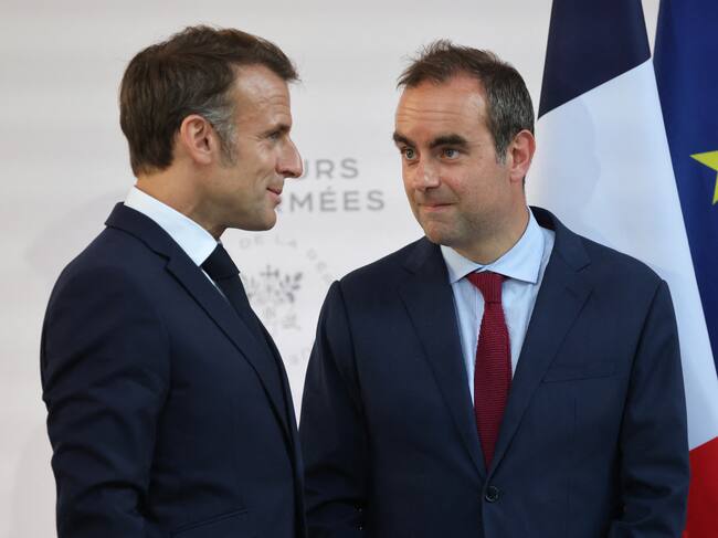 El presidente francés Emmanuel Macron y su nuevo primer ministro, Sebastien Lecornu.
(Foto: LUDOVIC MARIN/POOL/AFP via Getty Images)