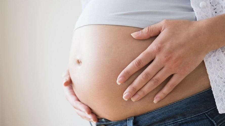 El esposo de Gina Marcela Osuna, Víctor Quintero, manifestó en Sigue La W que el hospital dice que murieron en el parto, pero una foto las muestra vivas. . Foto: Getty Images