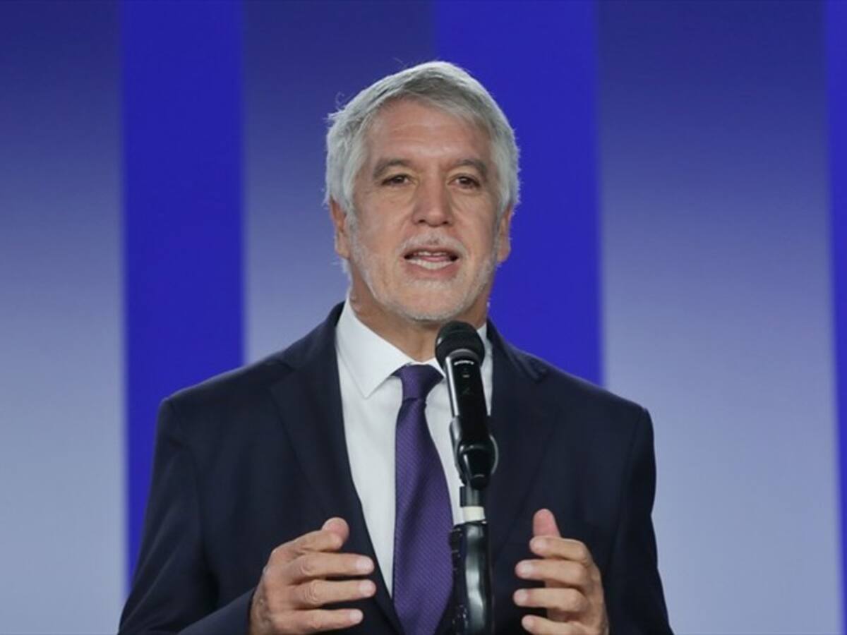 Enrique Peñalosa anuncia su candidatura a la Presidencia
