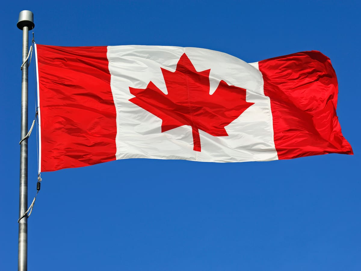 ¿Hay que tener dinero en una cuenta de ahorro para sacar la visa de Canadá?
