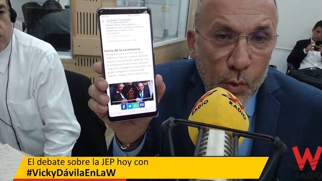 Roy responde al general Mora. Foto: La WCon Vicky Dávila