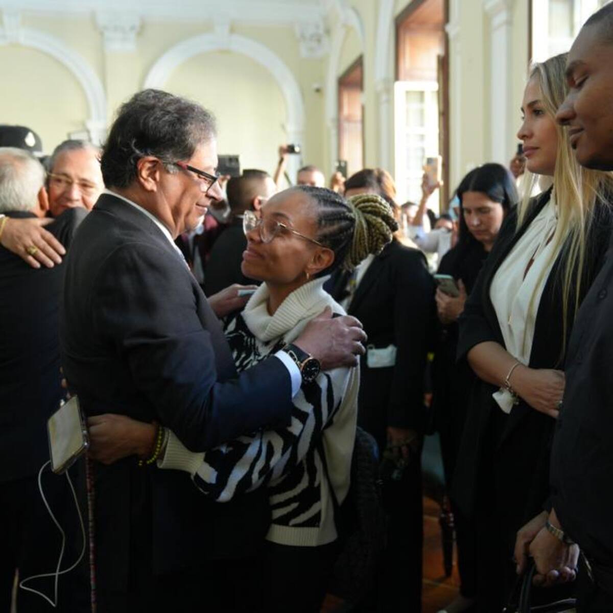 Petro asistió al homenaje a Piedad Córdoba en el Capitolio Nacional