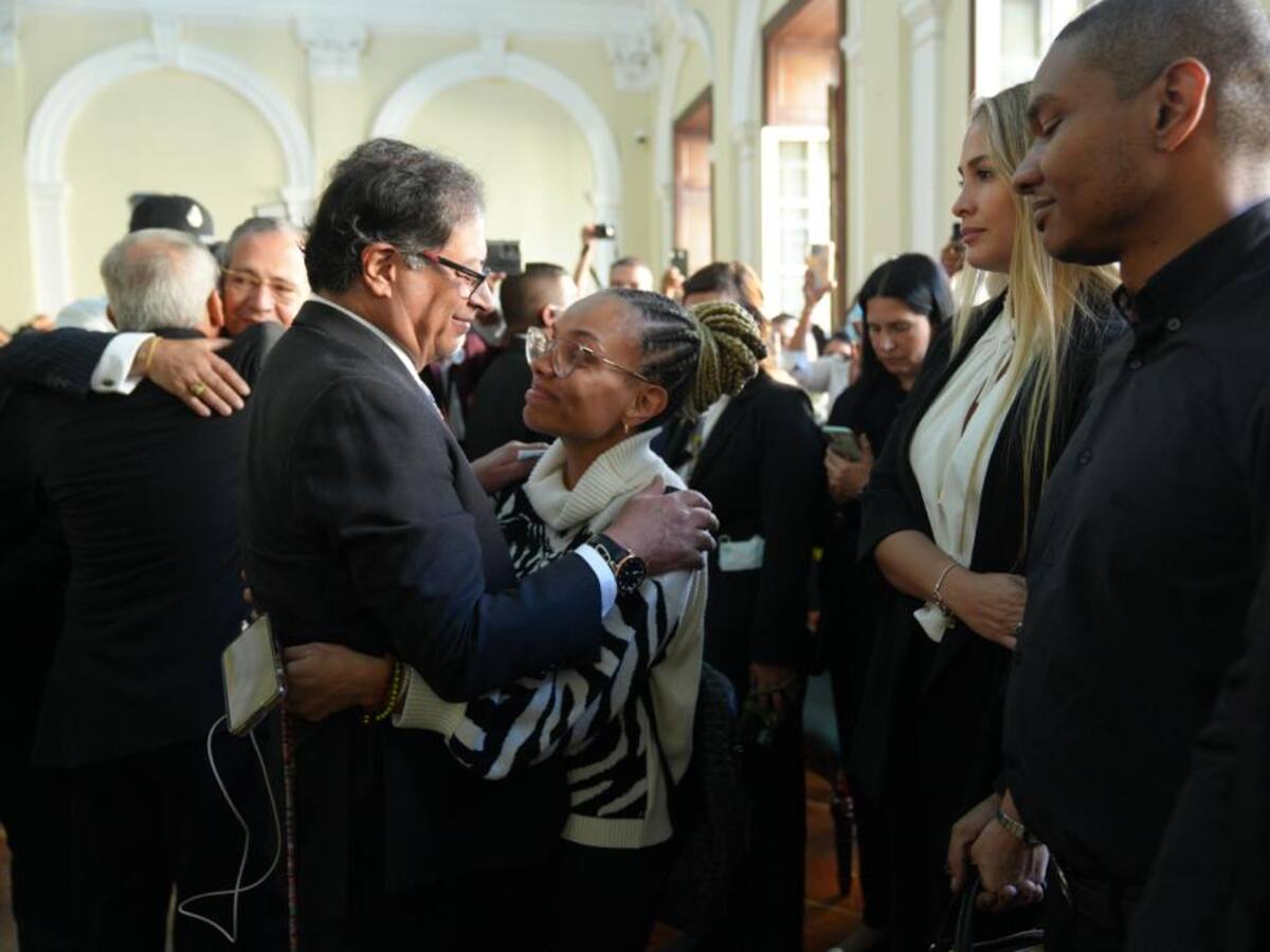 Petro asistió al homenaje a Piedad Córdoba en el Capitolio Nacional