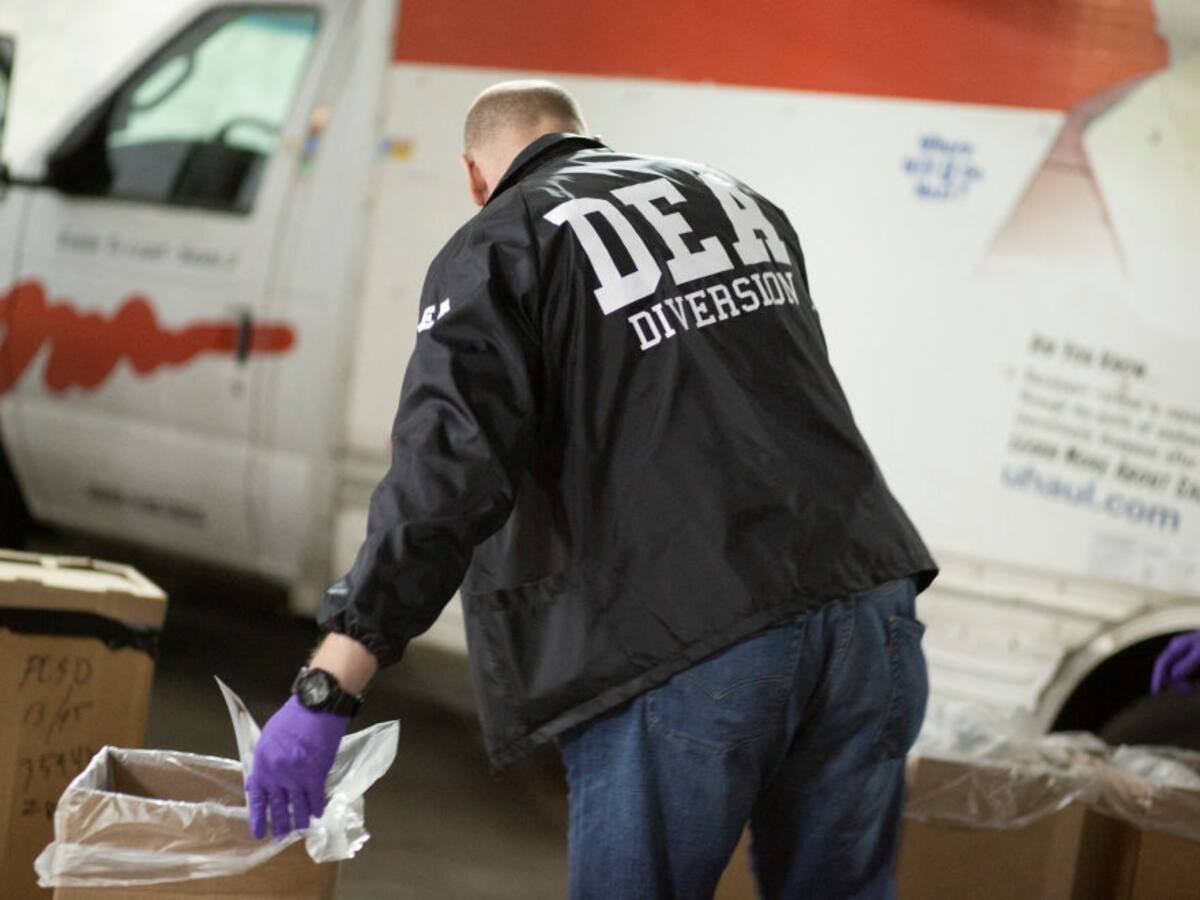 Él no es el único agente corrupto de la DEA: abogados de José Irizarry