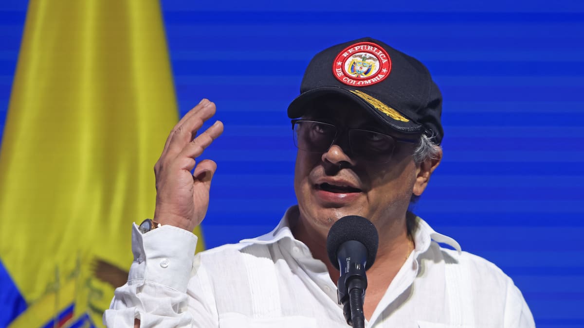 Petro cuestiona suspensión de contratación con acciones comunales: “estamos incumpliendo”