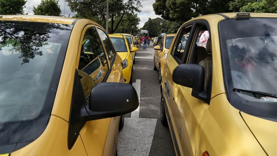 Pasajero le disparó a un conductor de taxi tras discutir por el costo de la carrera. Foto: Colprensa - Camila Díaz