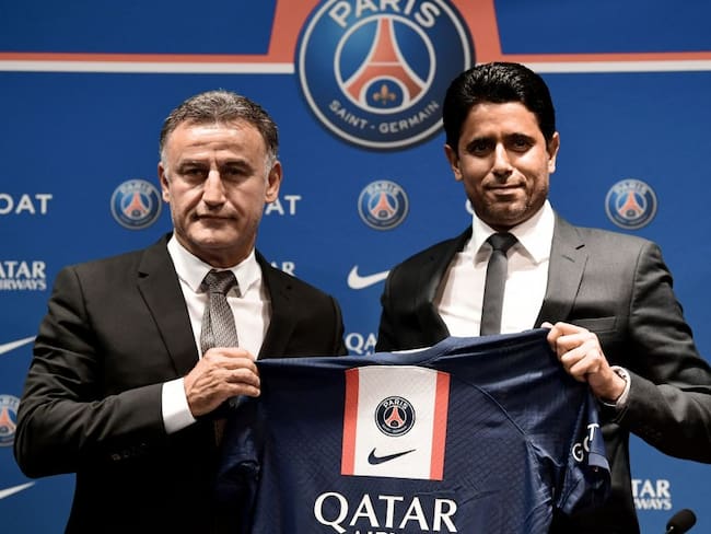 Nuevo técnico Christophe Galtier y el presidente del PSG, Nasser Al-Khelaifi. (Photo by BERTRAND GUAY / AFP) (Photo by BERTRAND GUAY/AFP via Getty Images)