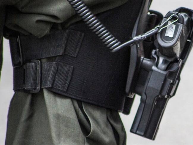 Imagen de referencia de uniformado de la Policía. Foto: Getty Images / Daniel Garzn Herazo / EyeEm