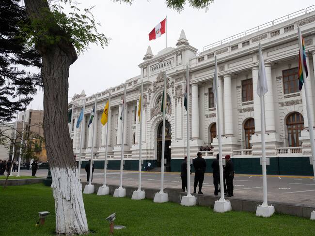 Vista del Congreso peruano momentos después de que Dina Boluarte jurara como nueva presidenta tras la destitución del expresidente Pedro Castillo, en Lima, el 7 de diciembre de 2022.