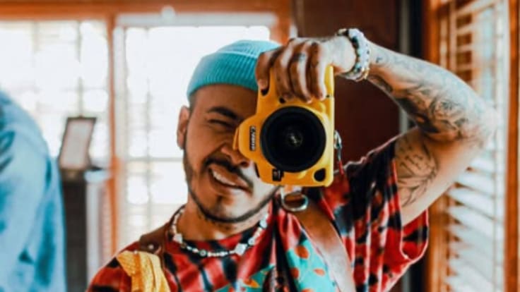 La historia de superación de Raynner Alba ‘Phraa’, el fotógrafo de las celebridades