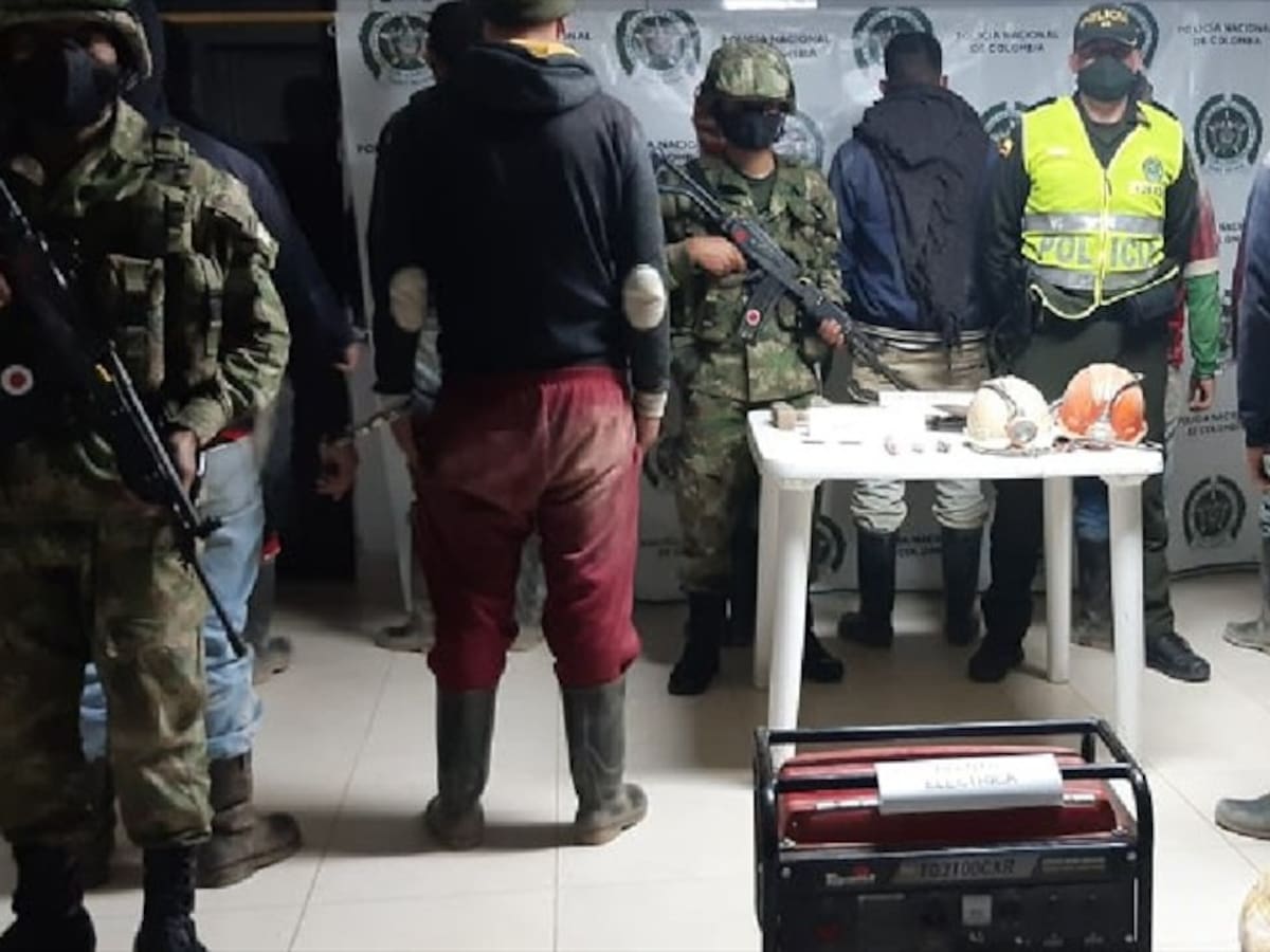 Descubren a varias personas realizando minería ilegal en el páramo de Santurbán