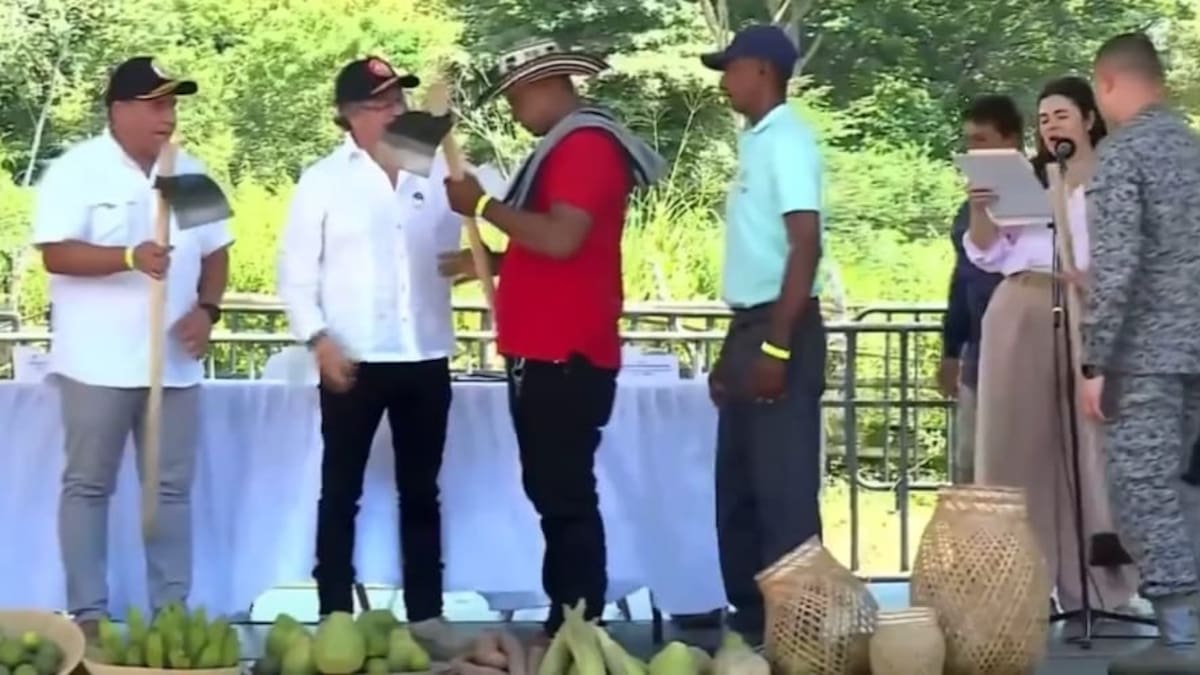 La Fiscalía de Francisco Barbosa pasó la tierra de unos narcotraficantes a otros: Petro