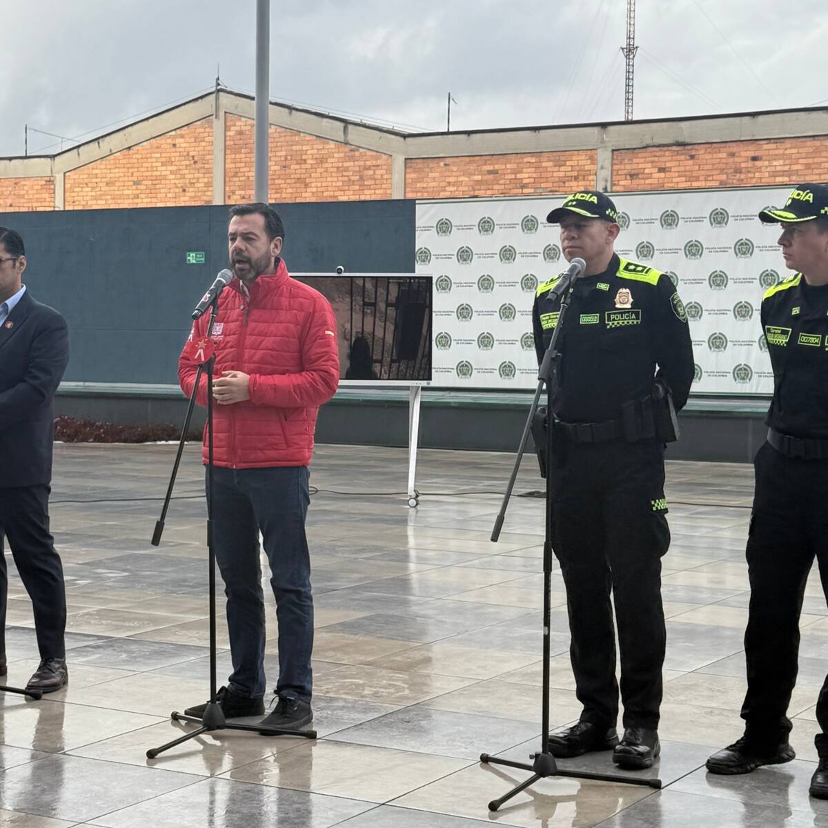 Bogotá insistirá en el modelo de servicio exclusivo para la recolección de basuras: alcalde Galán