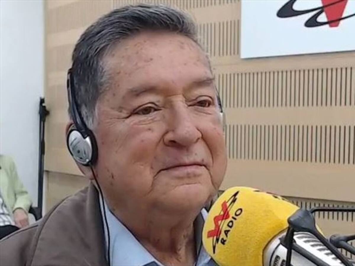 El colombiano que autorizó la persecución de un ovni