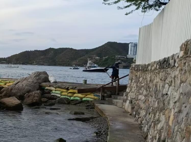 Obras de muelle en El Rodadero de Santa Marta siguen de manera clandestina, ¿quién responde?