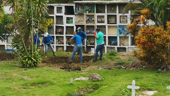 En el cementerio Las Mercedes de Dabeiba arrancó la tercera jornada de exhumaciones en este lugar. Foto: W