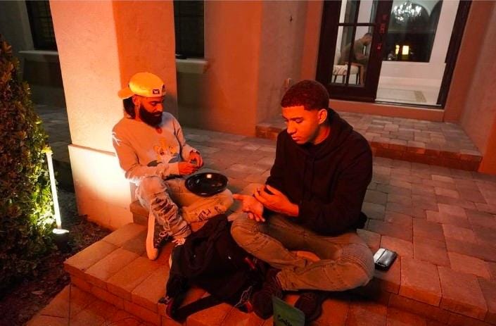 Arcángel y su hermano Justin Santos. Créditos: @justinprrra