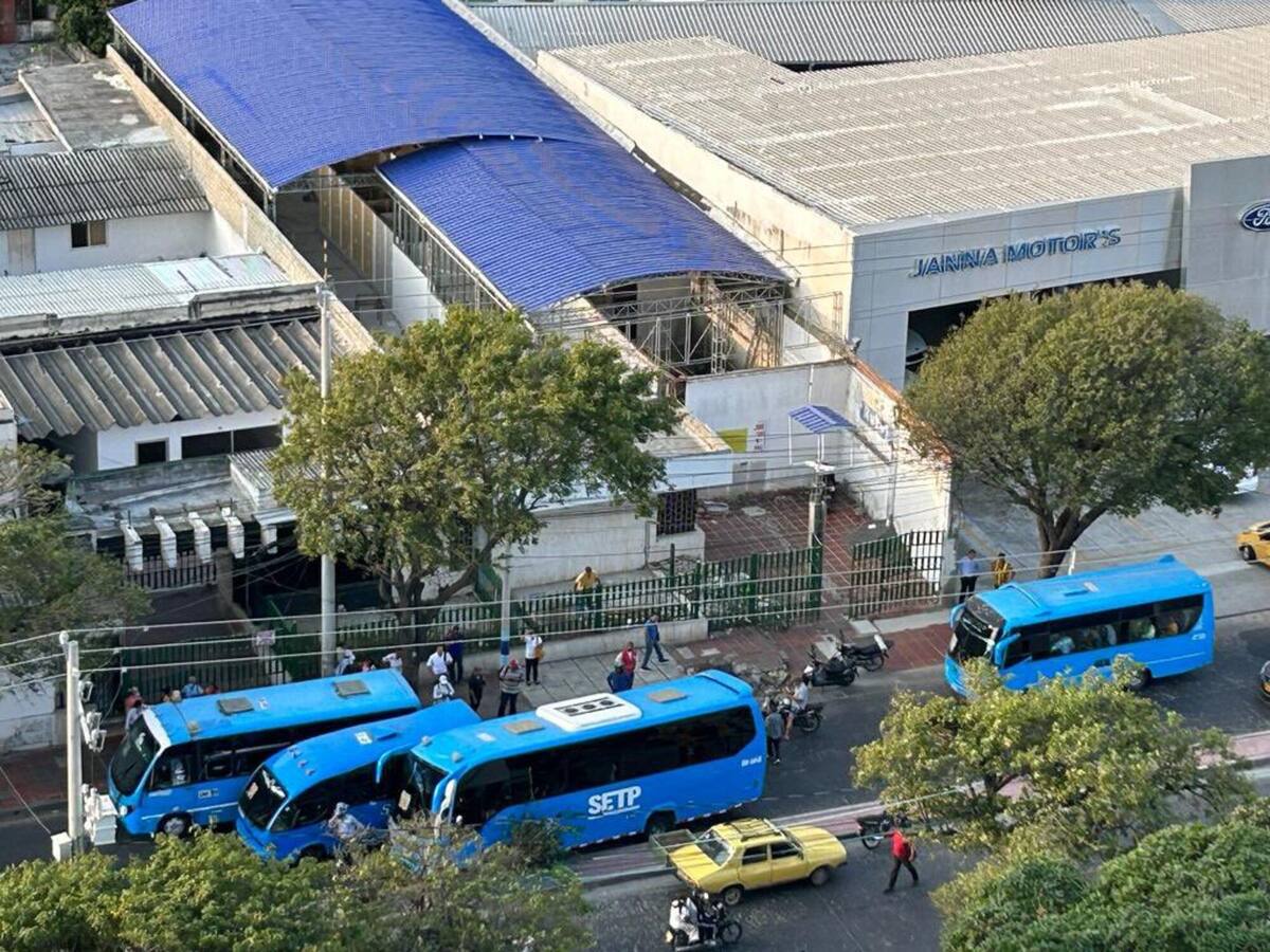 Tripe choque de buses del transporte público de Santa Marta