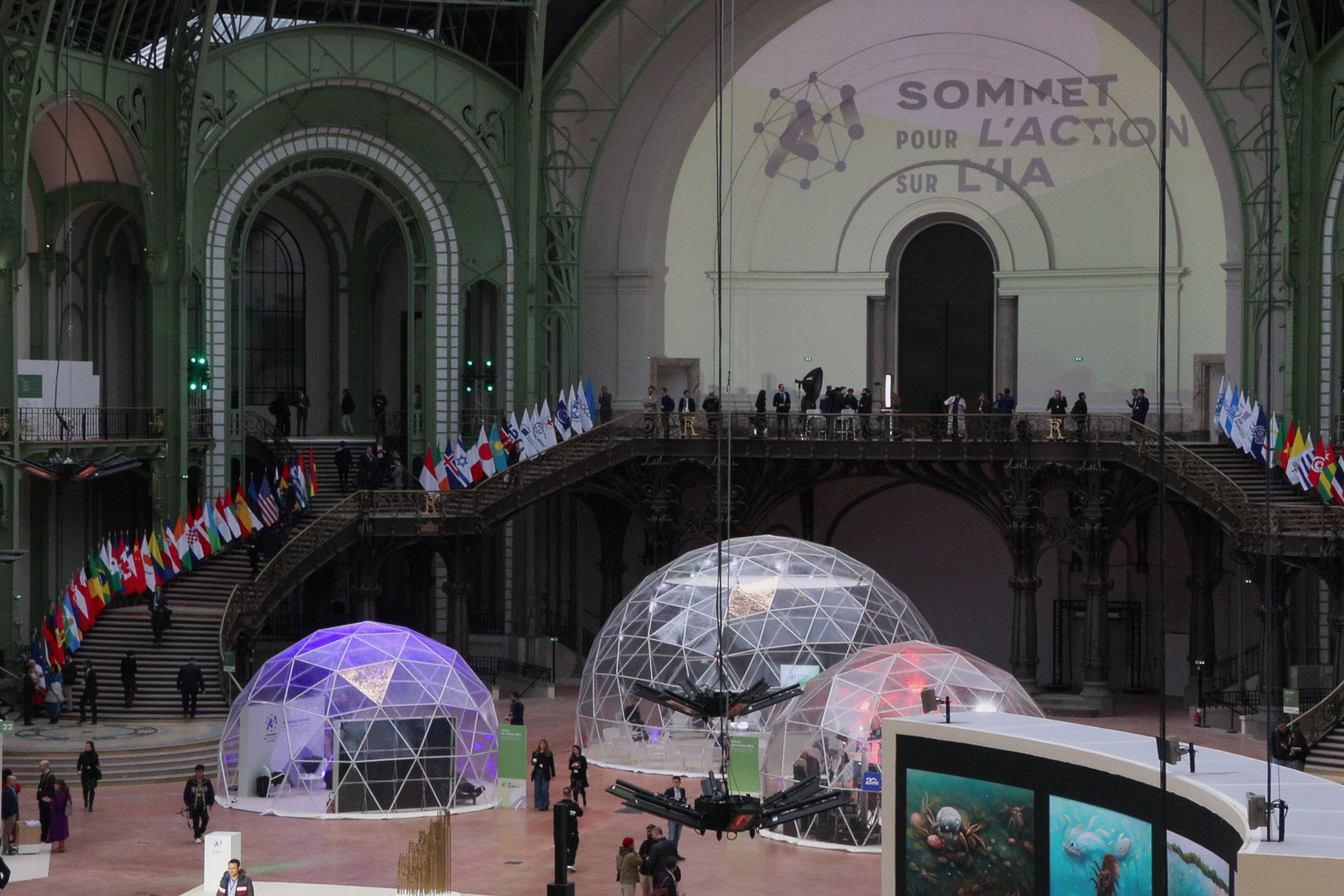 Inauguración en el Grand Palais de París de la cumbre mundial para la acción sobre la inteligencia artificial. FOTO: EFE/Edgar Sapiña Manchado