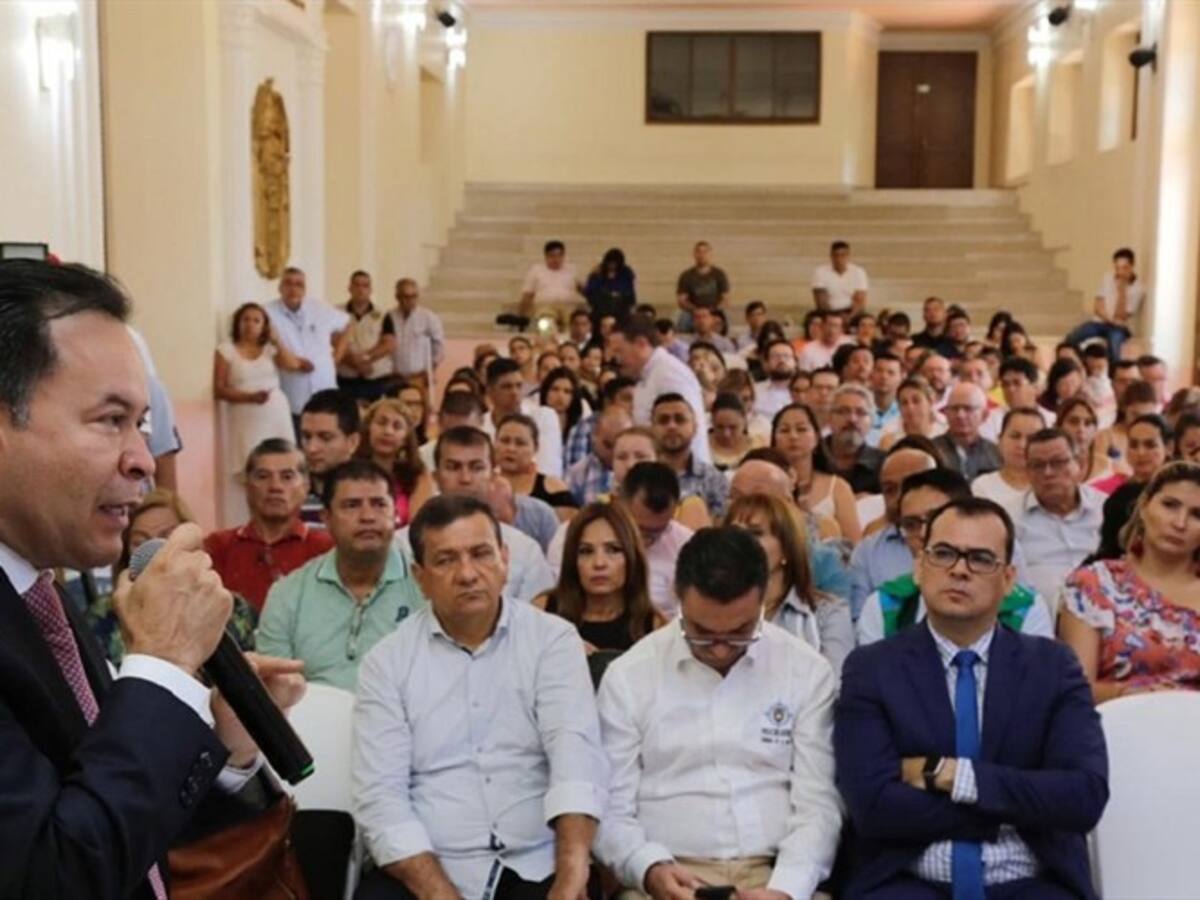 Gobernador de Norte de Santander intenta sostener contrato de bilingüismo