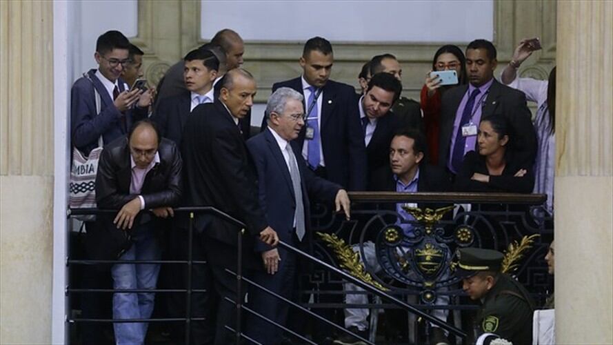 Sospechosos de lanzar ratones en el Senado fueron agendados por oficina de senador uribista. Foto: Colprensa