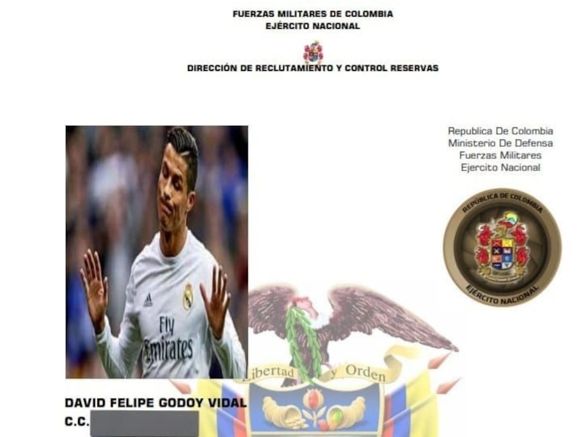 Ejército responde a denuncia por libreta militar con foto de Cristiano Ronaldo