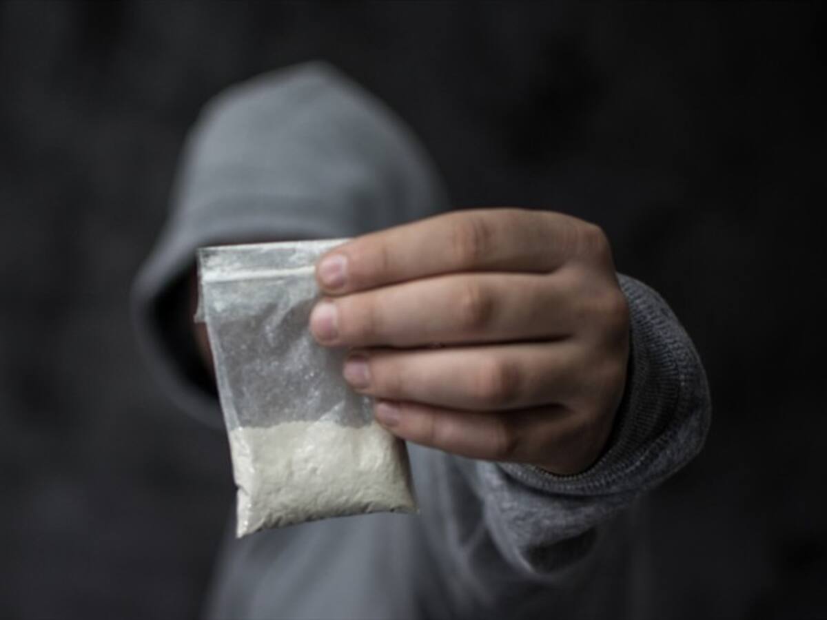 Diez policías son señalados de ser cómplices de banda de microtráfico en Bogotá