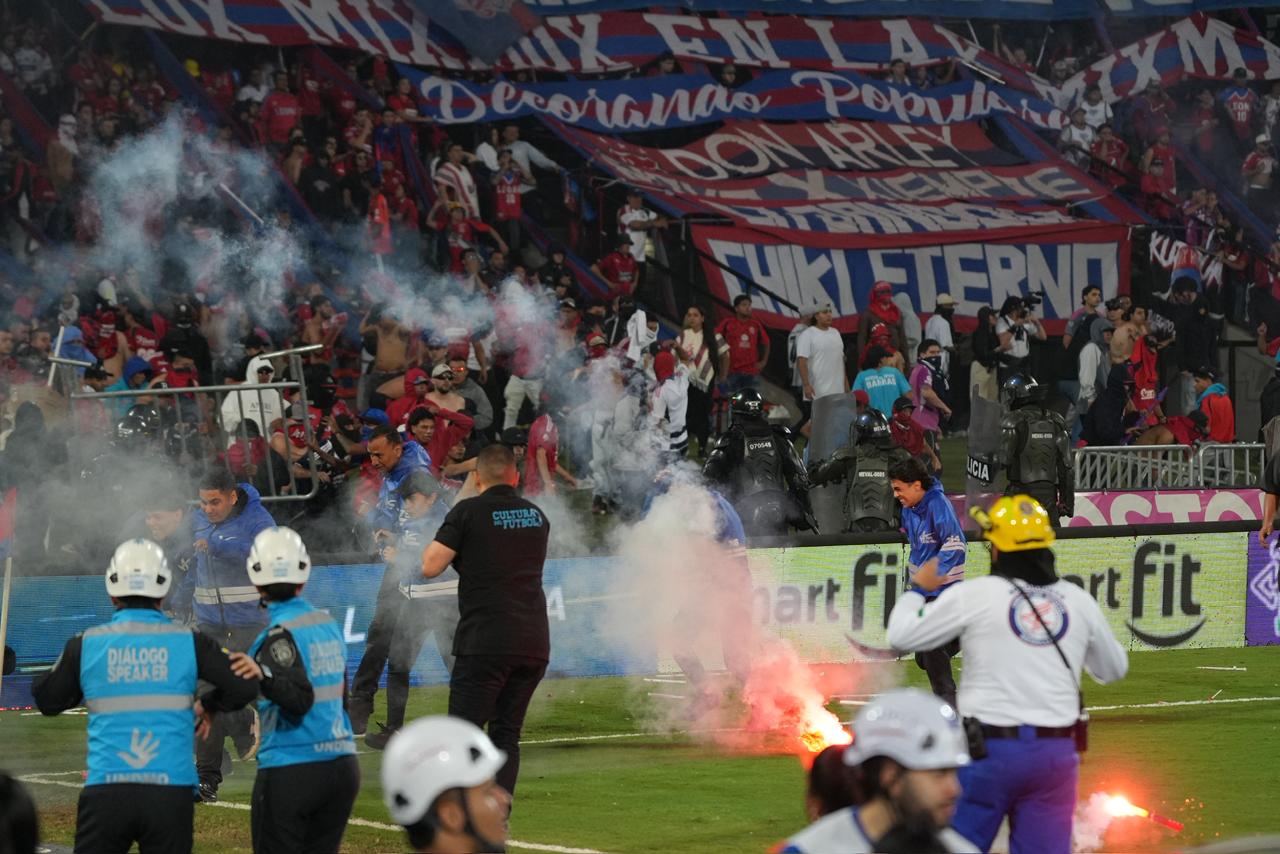 Hincahs de Medellín y Nacional se enfrentan en el estadio Atanasio Girardot / Colprensa.