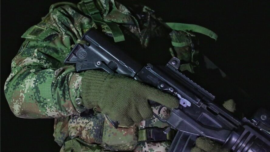 Líderes sociales pidieron que los uniformados del Ejército no se ubiquen cerca de las viviendas de los civiles para evitar riesgos . Foto: Colprensa