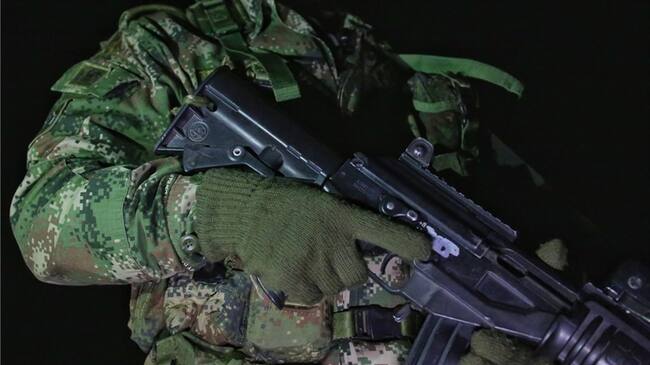 Líderes sociales pidieron que los uniformados del Ejército no se ubiquen cerca de las viviendas de los civiles para evitar riesgos . Foto: Colprensa