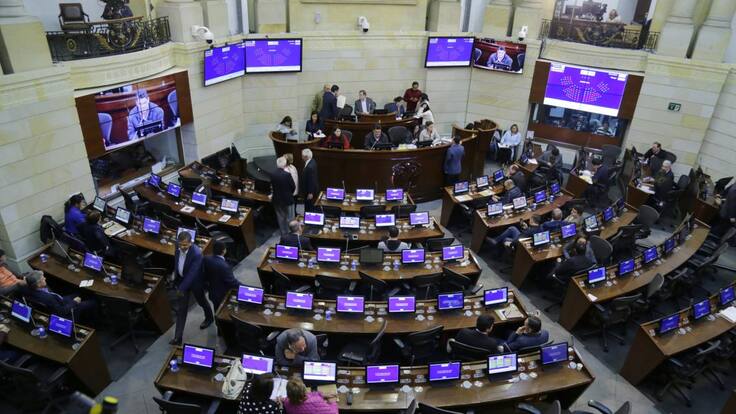 Problemas técnicos y rifirrafes entre senadores en la votación de reforma tributaria