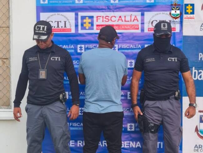 Detienen a un extécnico de la Armada que facilitaba salida de cocaína desde Colombia. Foto: Suministrada.