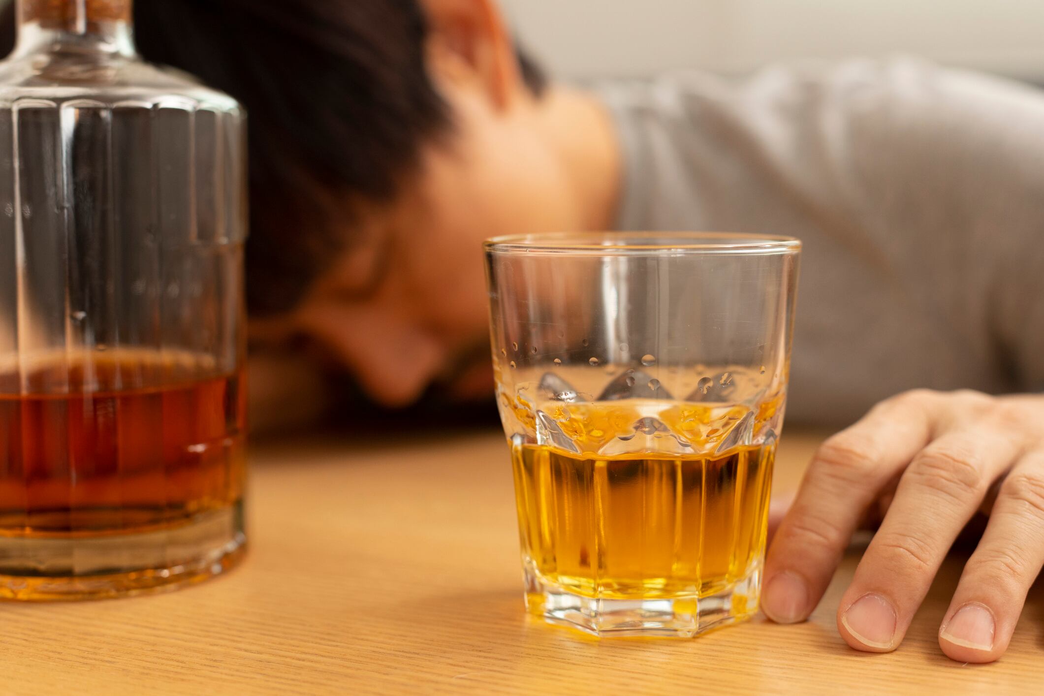 Imagen de referencia de alcohol adulterado. I Foto: Getty Images.